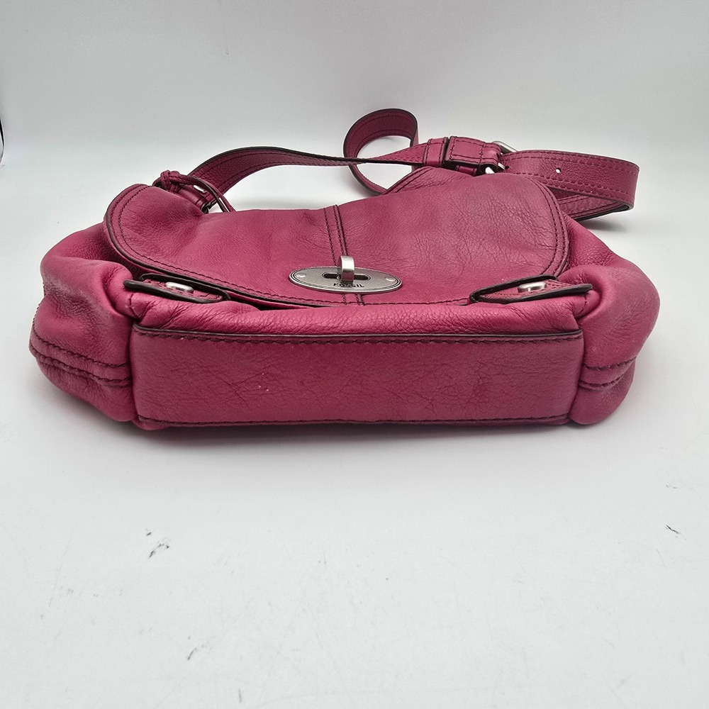 Fossil Magenta Pink Leather Crossbody Bag Turn Lock Messenger ZB5170 - Picture 7 of 10